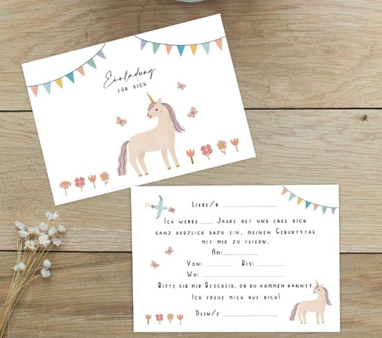 Einhorn Kindergeburtstag geplant? Mit den wunderschönen Einladungskarten mit Einhorn Motiv freuen sich die kleinen Gäste auf die Einhornparty.