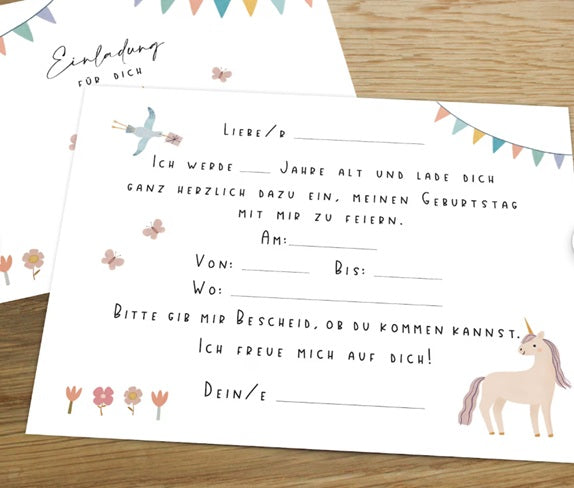 Zauberhafte Einladungskarte für eine Einhornparty.