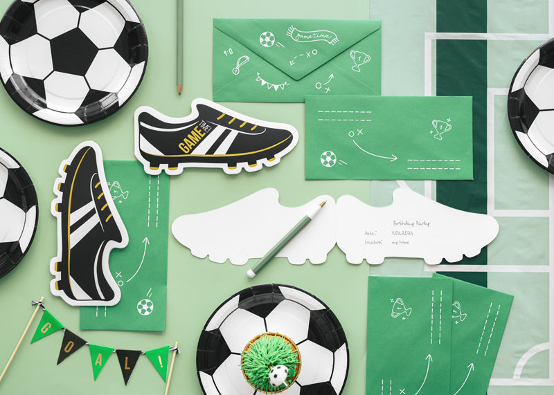 Fußball Einladungskarten / Fußballschuh Design (6 Einladungen mit Umschlägen)